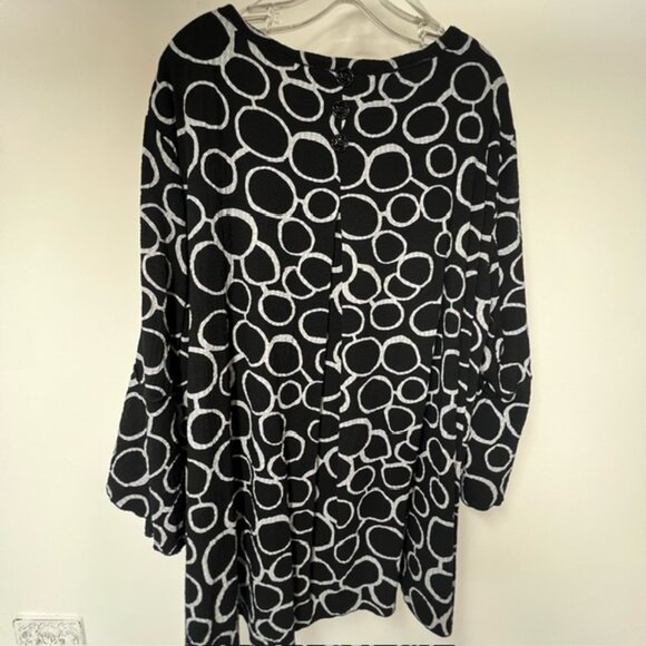 Ali Miles Black and White Tunic Top - Picture 3 of 7